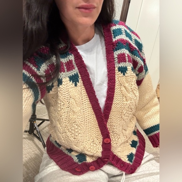 Sweaters - Vintage Cozy Cream and Burgundy Knit Sweater